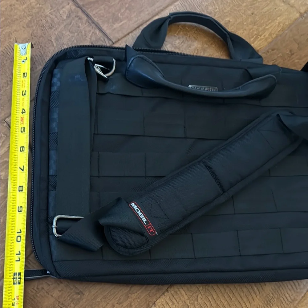 Mobil It Black Laptop Bag Padded, Seatbelt loops Durable Fabric Like New…
